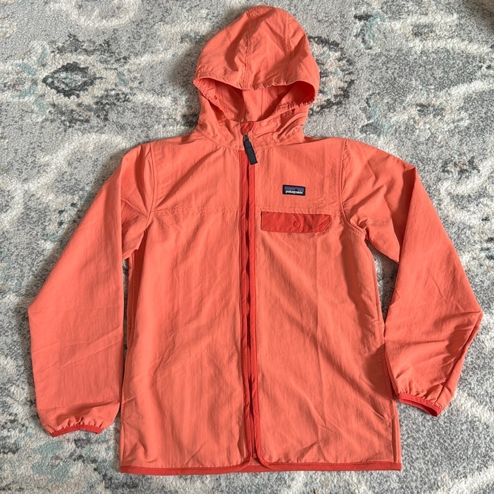 Patagonia Kids Baggies Jacket in Coral with Pimento Red